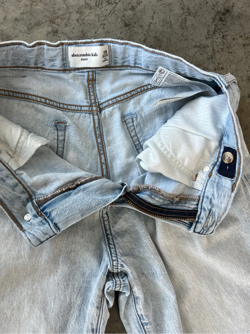 Abercrombie Kids Light Wash Baggy Jeans 15/16 High Rise Wide Leg Denim